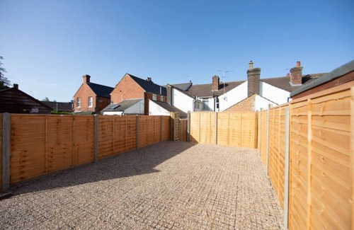 Ashford Casa | Immaculate 5-bed House in the City Centre Ashford