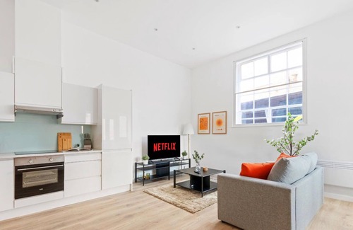 Newark Apartamento | Immaculate Apartment | Perfect for Contractors!