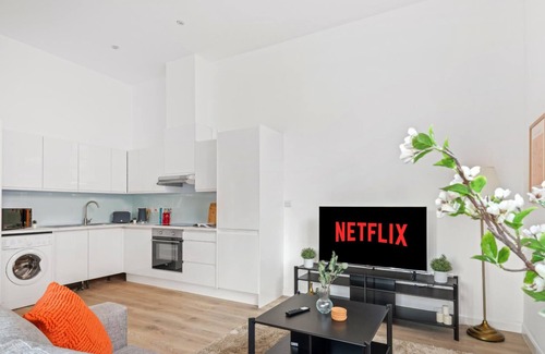 Newark Apartamento | Immaculate Apartment | Perfect for Contractors!