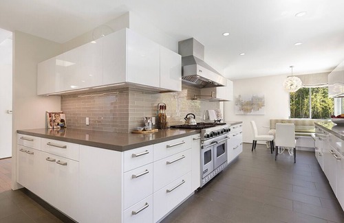 Bel Air Casa | Immaculate Architectural located on a cul-de-sac in Bel Air Park