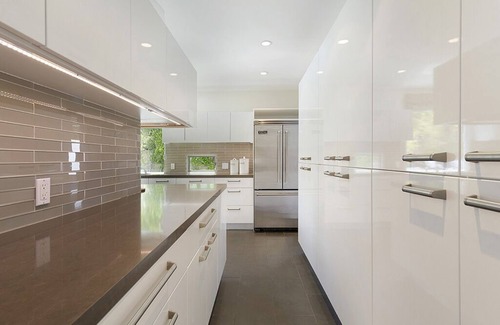 Bel Air Casa | Immaculate Architectural located on a cul-de-sac in Bel Air Park
