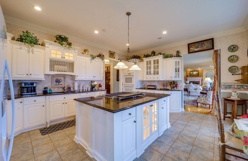 Boone Villa | Immaculate Boone Villa w/ Entertainment Lounge!