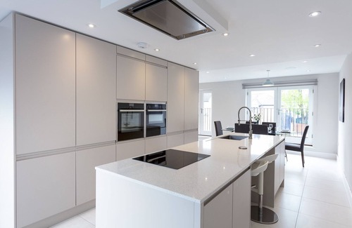 Windsor Casa | Immaculate Central Windsor Town House
