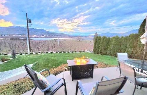 Monitor Apartamento | Immaculate Home w/Mtn and River Views!