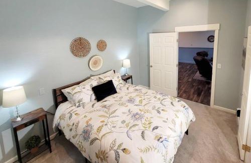 Monitor Apartamento | Immaculate Home w/Mtn and River Views!