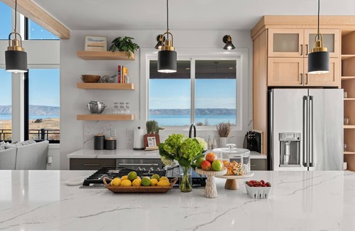 Fish Haven Casa | IMMACULATE Modern Rustic Luxury - Captivating Views - Sleeps 26