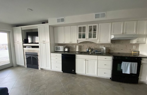 Avalon Condominio | Immaculate Oceanfront Condo