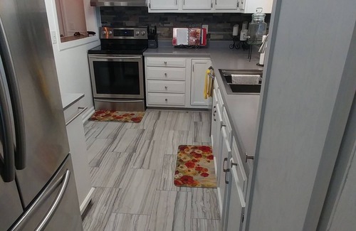 McMinnville Casa | Immaculate Remodel on River for Overnights or STR