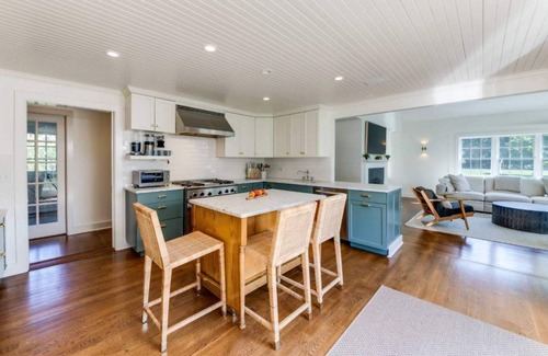 Shelter Island Casa | Immaculate Shelter Island Farmhouse with Pool and Minutes to Beach