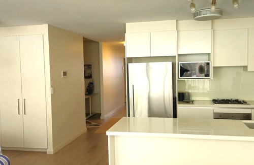 Gordon Apartamento | Immaculate, spacious & peaceful apartment with 2 Bdm, 2 Bath & study area.