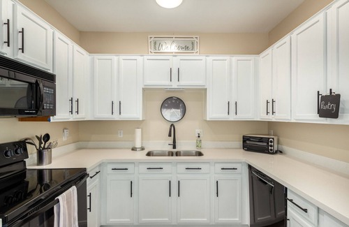 Phoenix Casa | Immaculate Townhouse, Furnished Newly Renovated. Listed on Furnished Finder also