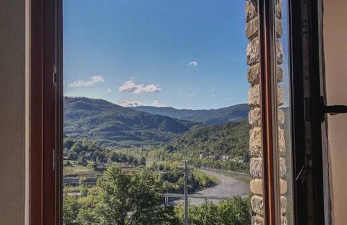 Valmozzola Casa | Immersed in nature