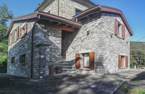Valmozzola Casa | Immersed in nature