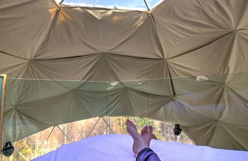 Notre-Dame-de-la-Merci Cabina | Immersive 4-season accommodation experience in a dome in a natural environment.