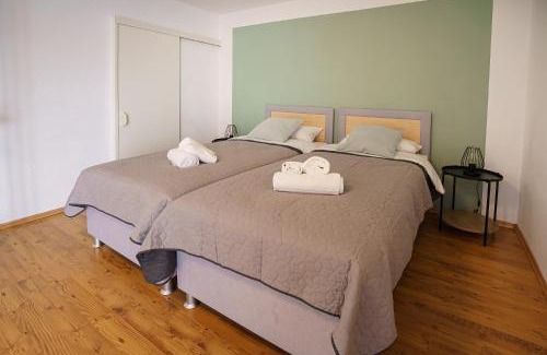 Stuhr Apartamento | ImmoStay #2 -Moderne Wohnung mit zwei Balkonen, WLAN & Parkmöglichkeit