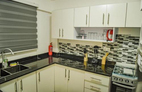 Santeo Apartamento | Impeccable 1-Bed Airbnb in Borteyman