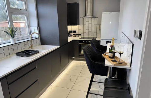 Walsall Casa | Impeccable 3-Bed House in Walsall