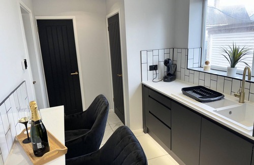 Walsall Casa | Impeccable 3-Bed House in Walsall