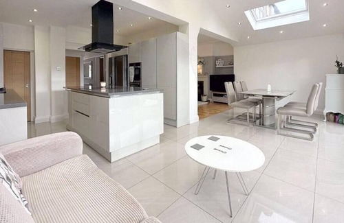 Liverpool Casa | Impeccable 4-Bed House in Liverpool