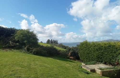 Buncrana Cabaña | Impeccable 5-bed Cottage in Fahan Buncrana