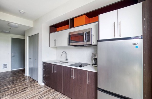 Old Ballard Apartamento | Impeccable Ballard Studio w/Rooftop, BBQ, walk to dining, by Blueground