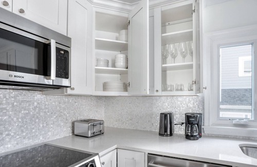 Cambridgeport Apartamento | Impeccable Central Square 3BR w/ W/D, nr T, by Blueground