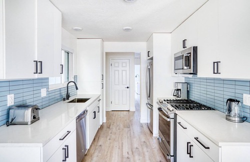 Cupertino Apartamento | Impeccable Cupertino 2BR, w/ Gym, Pool, W/D, walk to Apple, by Blueground