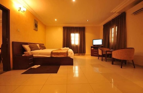 Etete Hotel | Impeccable Hotel by HomeVille Plus Benin