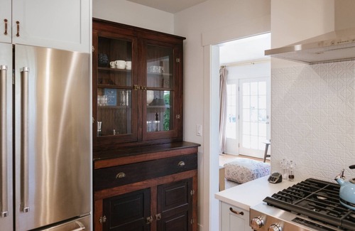 Newberg Casa | Impeccable Location and Quality, High-End Upgrades Throughout, Walk to Everything, Across from Park
