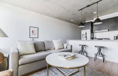 West Loop Apartamento | Impeccable W Loop 1BR w/ Gym, Pool, Rooftop, Spa & W/D, by Blueground