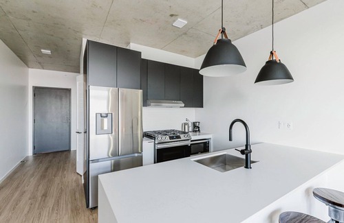 West Loop Apartamento | Impeccable W Loop 1BR w/ Gym, Pool, Rooftop, Spa & W/D, by Blueground