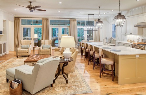 Olde Town Casa | Impeccably Designed Home in Wilson Cottages