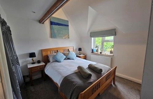 Bibury Casa | Imperfect home in perfect location, Bibury hot tub