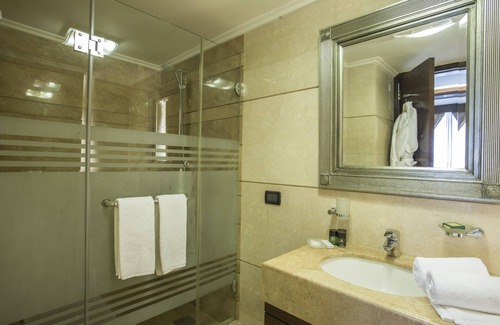 Raouche Hotel | Imperial Suites Hotel