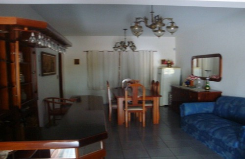 Praia de Barequecaba Casa | Imponente Casa, Piscina con Hidro, 5Q (3 con A / C), 6 baños, barbacoa.
