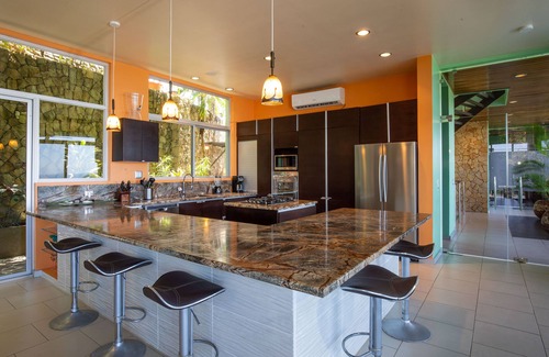 Valle Pura Vida Casa | Impressive Ocean and Sunset Views- 5br Home in Manuel Antonio with Infinity Pool