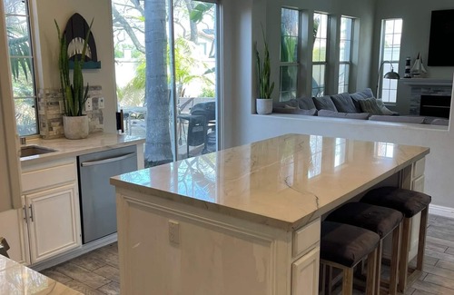 Ivey Ranch - Rancho Del Oro Casa | Impressive SoCal Home with Coastal Aesthetic.