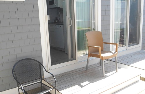 Northwest Harwich Apartamento | Impressive studio in stunning oceanfront Dennisport Resort