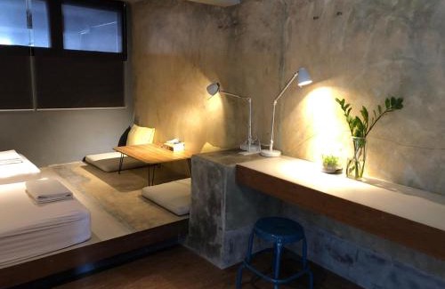 Pratunam Hostal | In a Box Hostel