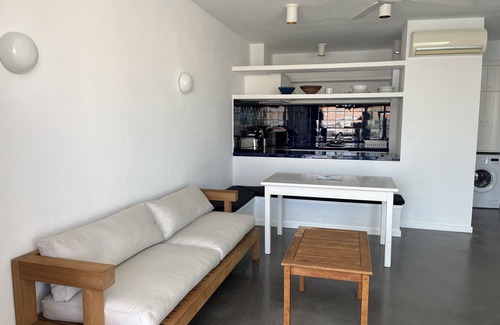 Fornells Apartamento | En una zona muy tranquila dentro del pueblo