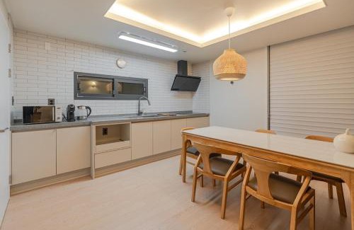 Nohyeong-dong Casa | In Aewol Forest 102