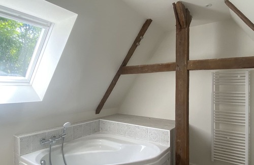 La Ferriere-de-Flee Casa | In Anjou, gîte in the castle grounds, with garden and heated swimming pool.