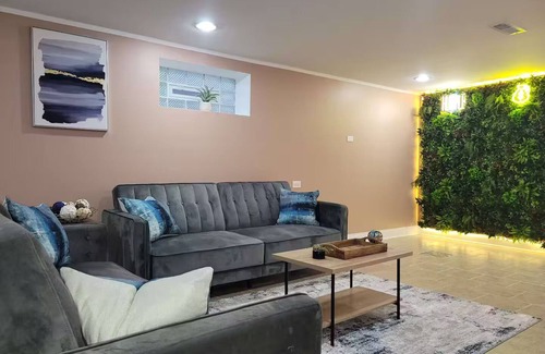 Washington Heights Casa | Chicago/Beverly/Evergreen Park Home