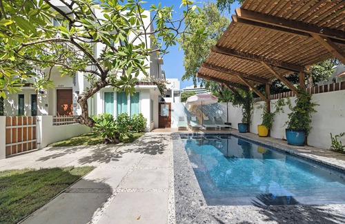 Condado Apartamento | In Condado Beach Beautiful Pool With Tanning Bed