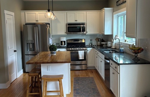 Saratoga Springs Casa | In Ground Pool, Minutes From The Track!