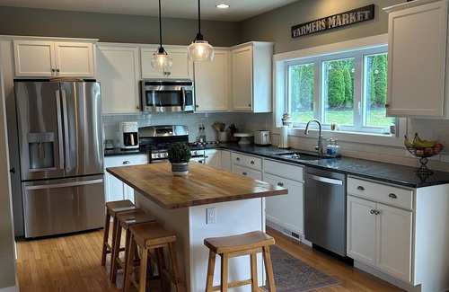 Saratoga Springs Casa | In Ground Pool, Minutes From The Track!