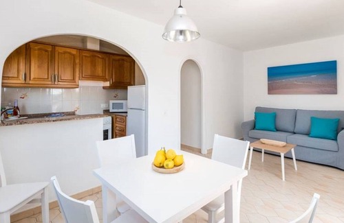 Sant Jaume Mediterrani Apartamento | En el complejo de vacaciones con piscina y balcón - Girasol Garden Superior 2 A