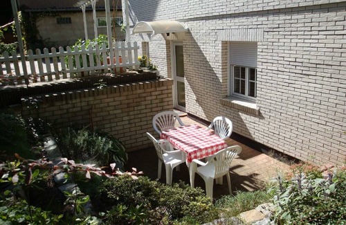 Schmoeckwitz Apartamento | Granny plana en una casa de familia, entrada independiente, terraza privada