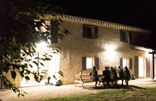 Aouste-sur-Sye Casa | En la naturaleza, casa de 3 dormitorios duerme 8-10, totalmente renovado en 2019