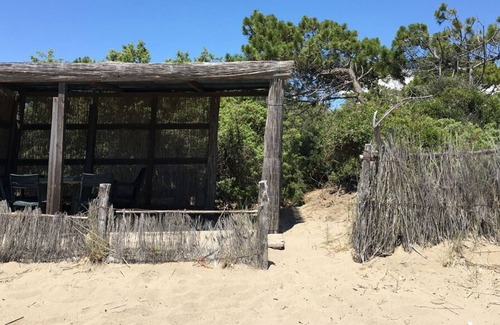Roccamare Villa | En un bosque de pino exclusivo de Roccamare a pocos pasos del mar, a 5 minutos de Castiglione